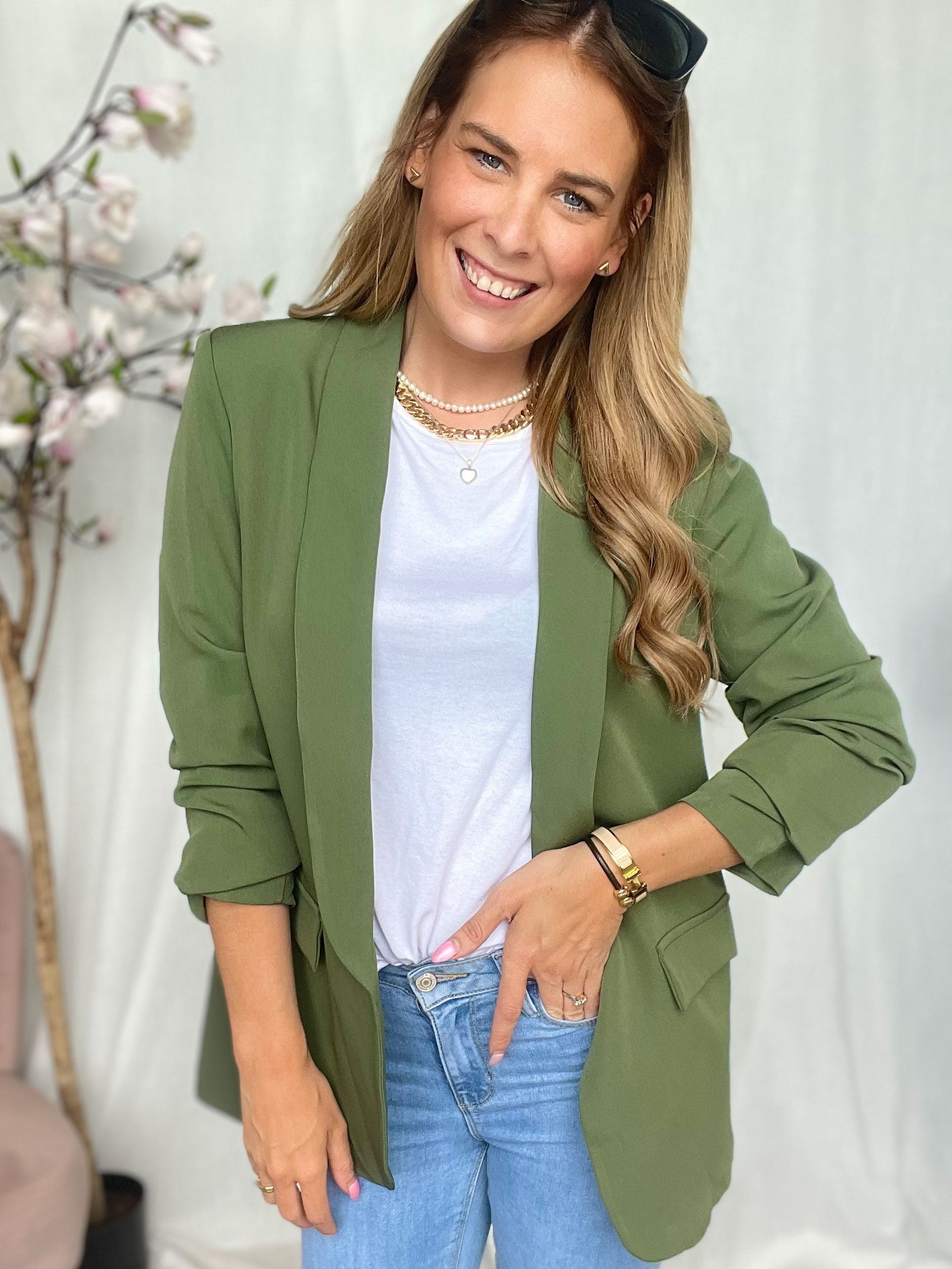 Mila - Snygg blazer med rynka på ärmen